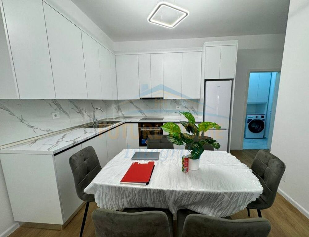 Affitto, Appartamento 1+1, Complesso Kaimi, Tirana.