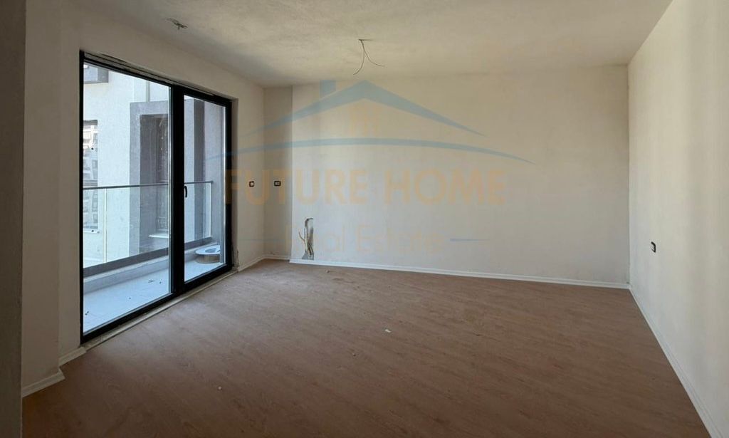 Appartamento 2+1 in Vendita Ex Campo di Aviazione vicino a Turdiu