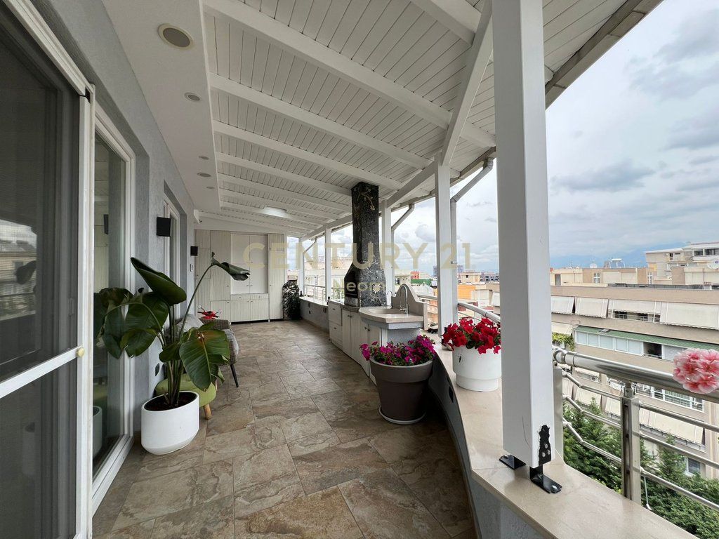 FOR RENT, MODERN PENTHOUSE 2 +1+2 + Parking Space, On the Artificial Lake!