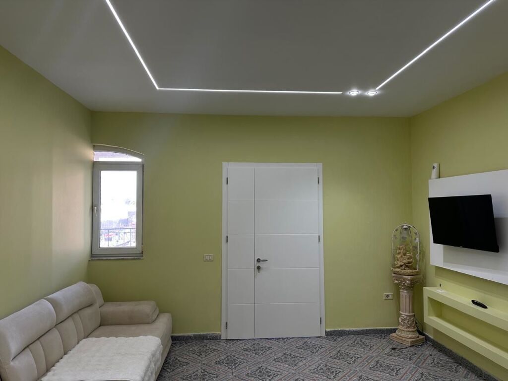 Qera | Vilë 3 + 1 | Laprakë | 1000 €/muaj