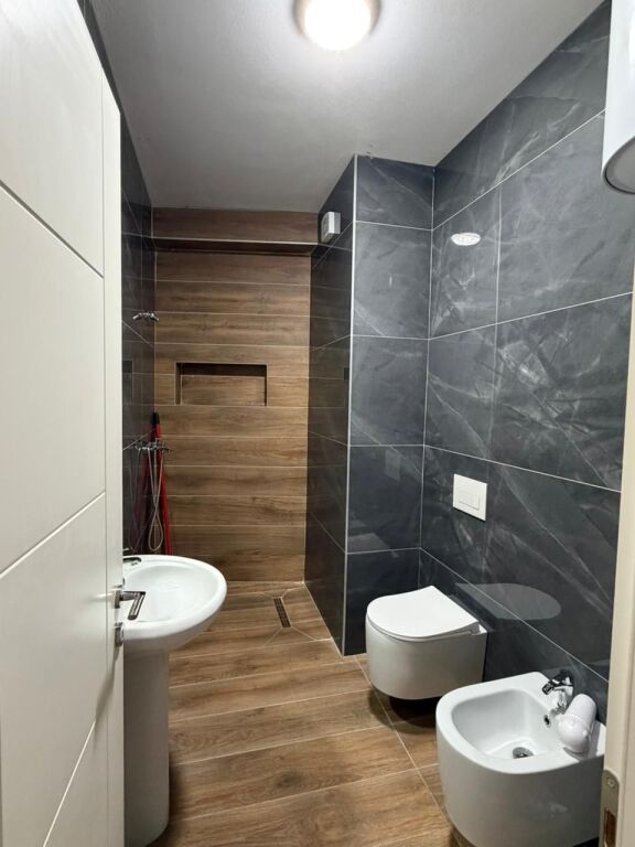 Vendesi Appartamento 2+1 📍 Astir (JOLLA SH.P.K)  🏠