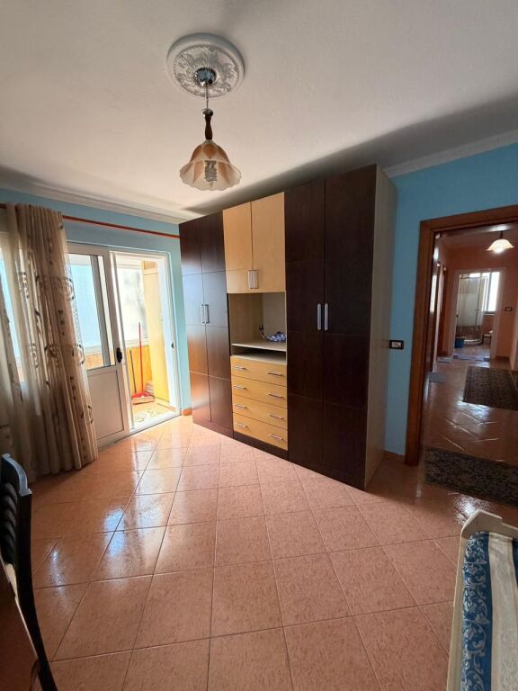 JEPET ME QERA APARTAMENT 2+1 PRANE DEGES SE POLICISE, DURRES