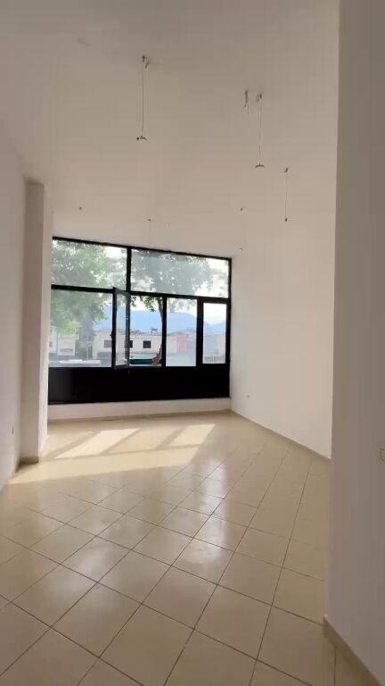 BUSINESS PREMISES FOR RENT!