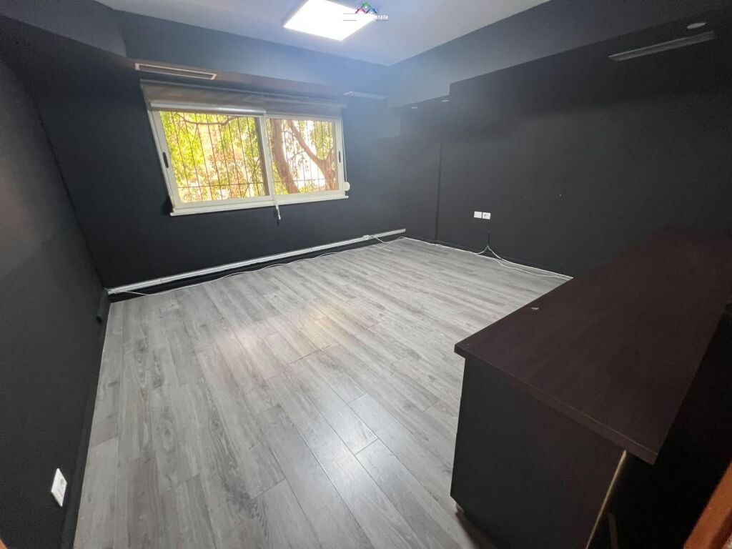 Ufficio in Affitto 3+1 a Bllok (ID BZ2210) Tirana