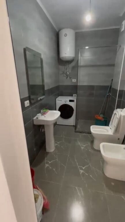 Affitto | Apartament 2 + 1 | Rruga 5 Maji | 450 €/mese