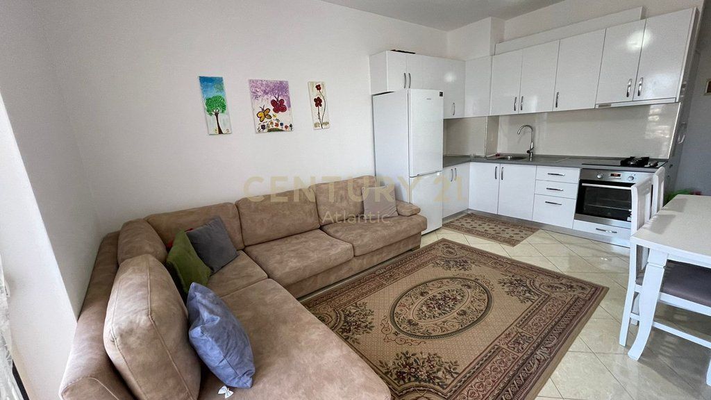 JEPET APARTAMENT 1+1 ME QIRA NE PLAZH RROTA KUQE !