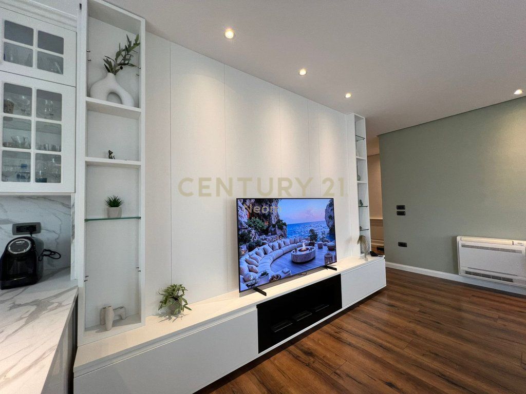 FOR RENT, MODERN PENTHOUSE 2 +1+2 + Parking Space, On the Artificial Lake!