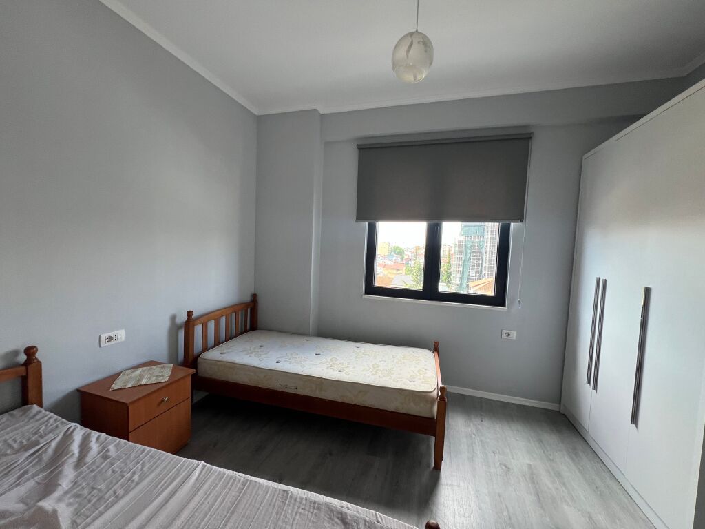 Qera, Apartament 2+1+post parkimi Rruga Albanopoli