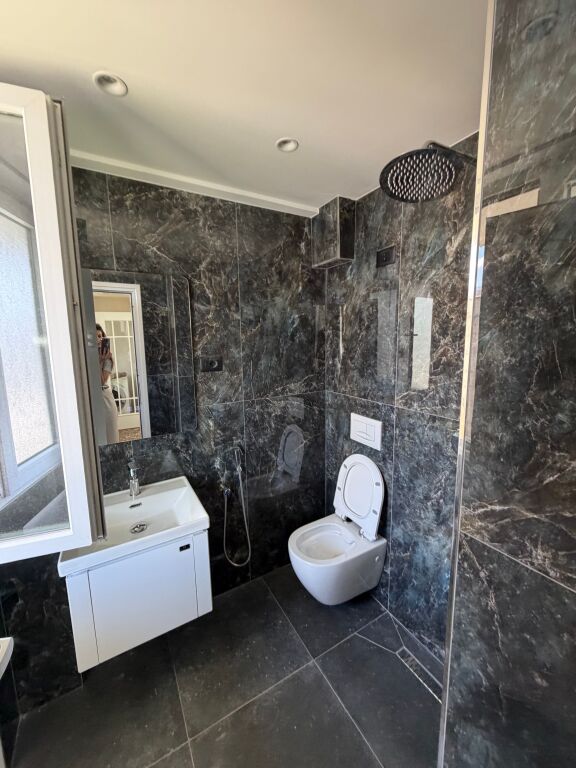Apartment 2+1+2 for rent in Sauk  📍 Location: Sauk 🏢 Floor: 1 🛏️ Typology: 2+1+2 🛋️ The apartment is newly furnished and equipped with all necessary conditions for a comfortable living. 💶 Price: 450 €/month  