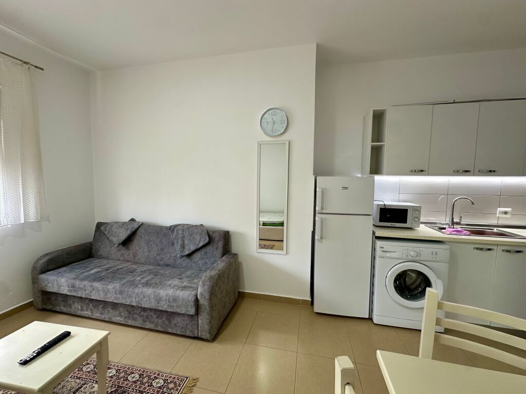 Studio apartament me qera Pazari i Ri!