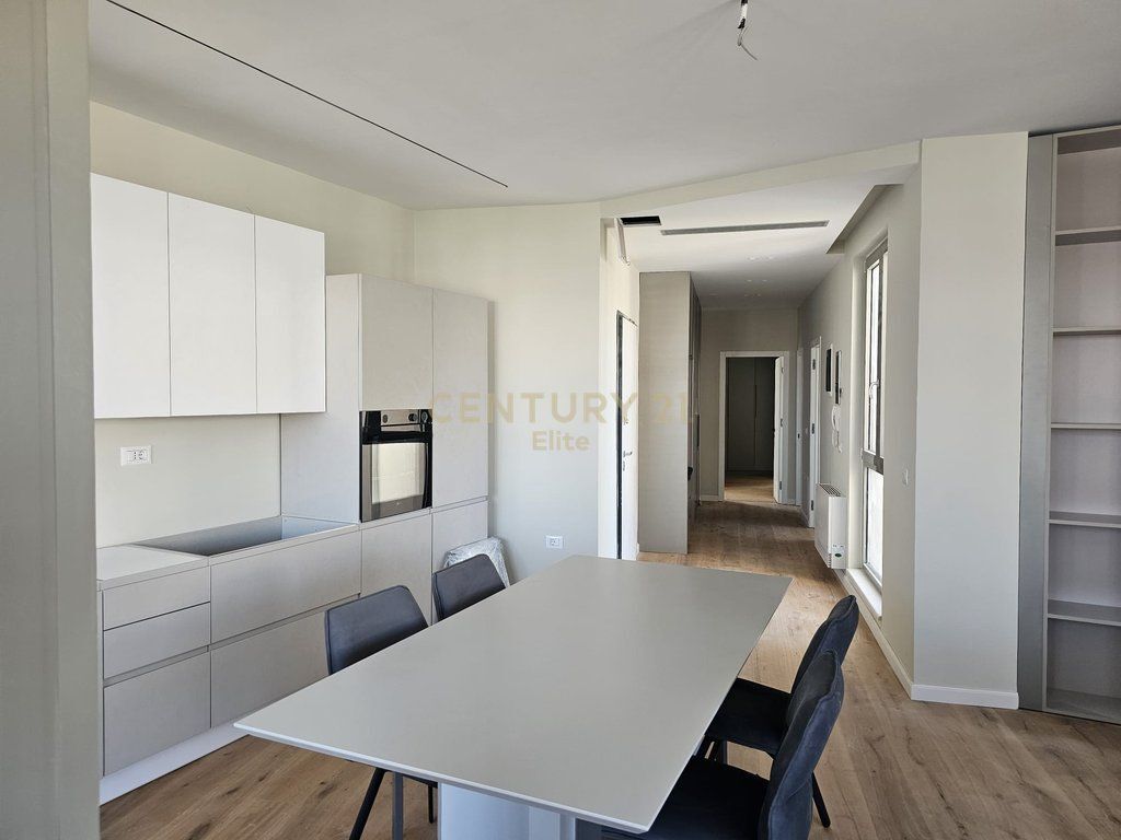 2+1 apartment for rent in the “Green Valley” complex, Dry Lake, Tirana – 1,900€
