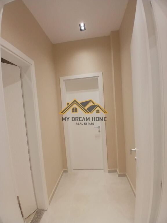 AMBIENT PER QIRA TEK STACIONI TRENIT, DURRES
