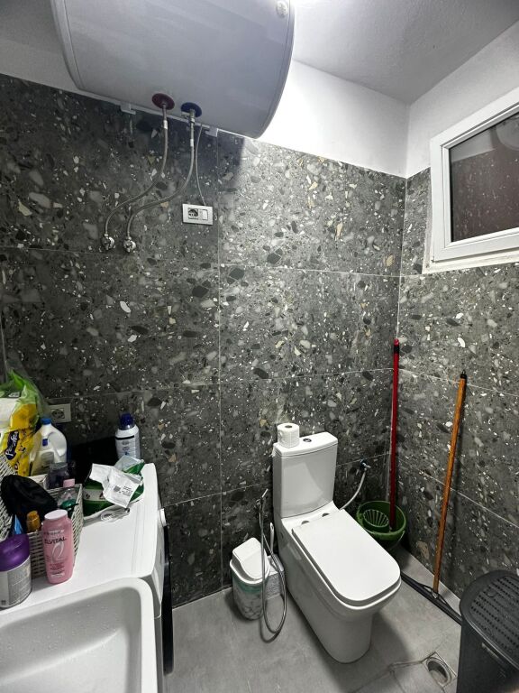 🏢Xhamllik, near the school “Niket Dardani” apartment 1+1 for rent, furnished 50,000Leke