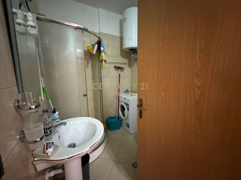 Apartment 1+1 for sale at Shkembi i Kavajes