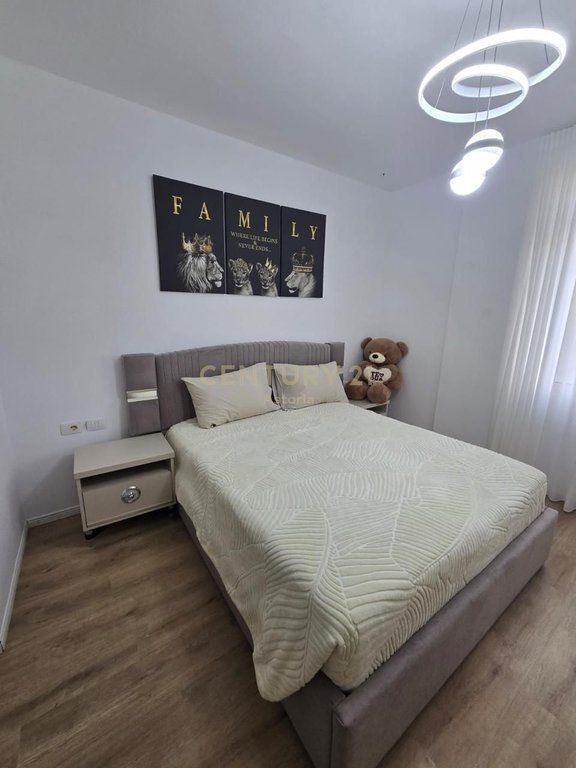 Shitet apartament 1+1, Linze, Pranë Restorant 2 Luanët 135,000 €