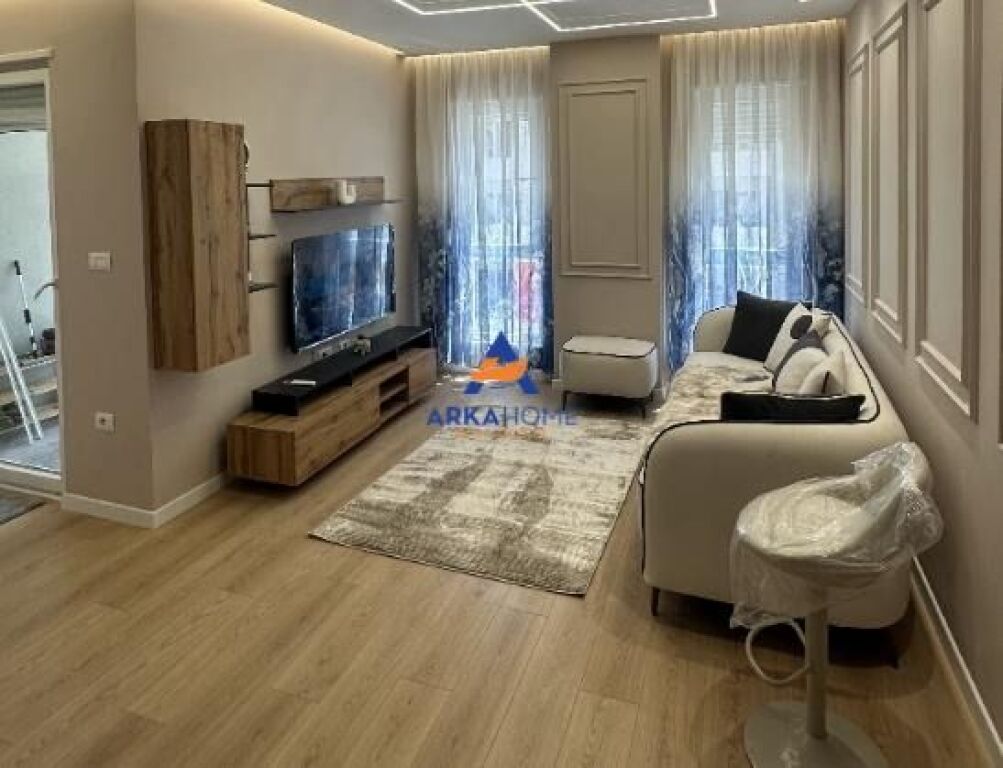 JEPET ME QERA APARTAMENT 1+1+BALLKON "UNIVERS CITY" 43.000 LEKE