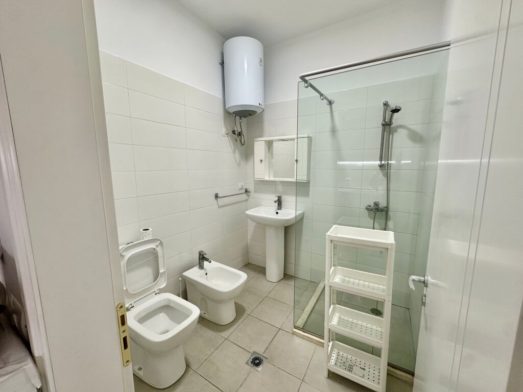 Studio apartament me qera Pazari i Ri!