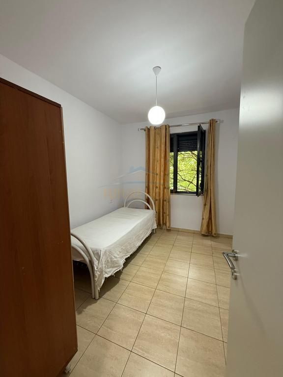 Qera, Apartament 2+1 Rruga Asim Vokshi, Tiranë. 550 €