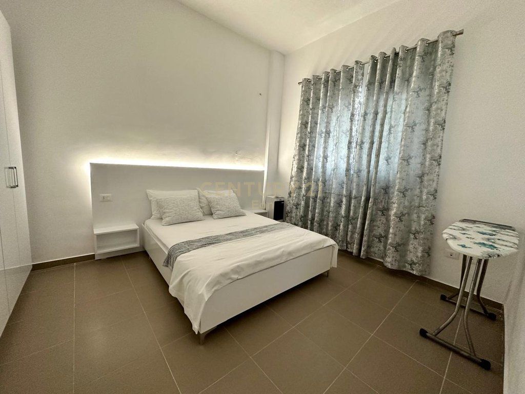 Apartament 1+1 me verande Pamje Deti Për Shitje në Currila, Durrës !
