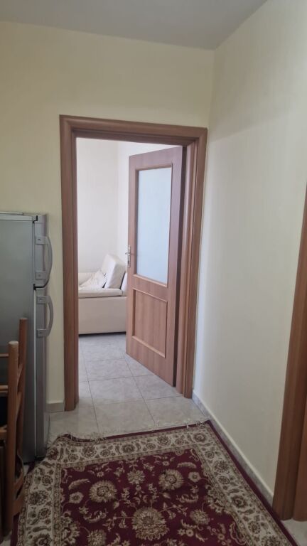 Jepet me qera apartament 1+1 te 21 Dhjetori