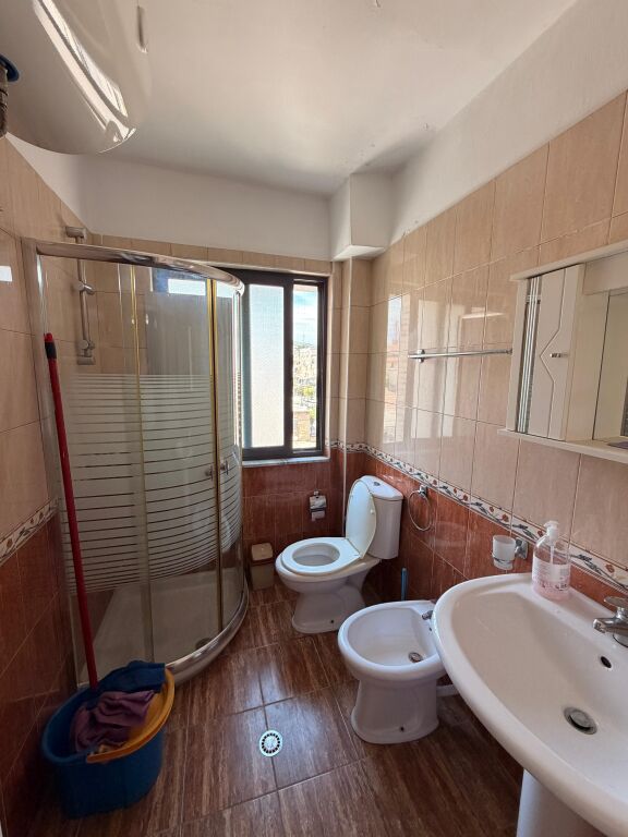 JEPET ME QERA APARTAMENT 2+1 PRANE DEGES SE POLICISE, DURRES