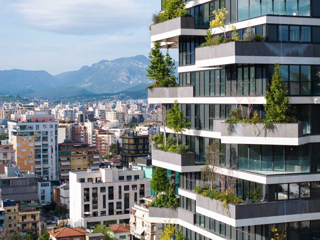 JEPET AMBIENT PER ZYRE ME QIRA TE VERTICAL FOREST
