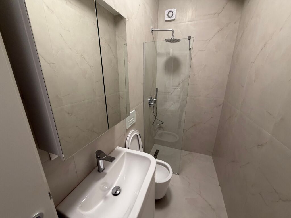 Jepet me qera Apartament 1+1 Ali Demi