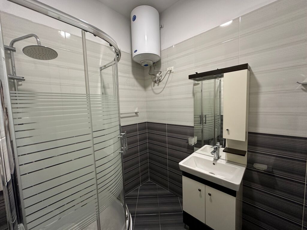 Apartment 2+1 for rent at Komuna Parisit