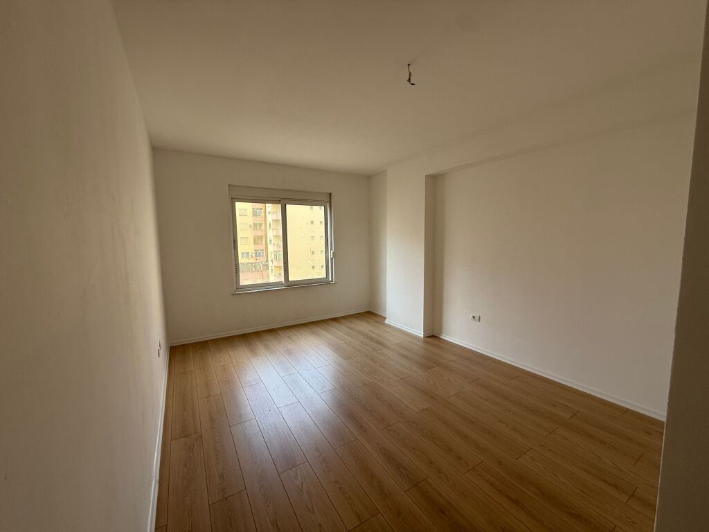 APARTAMENT PËR SHITJE 2+1+2 BANJO NË PLAZHIN ILIRIA!