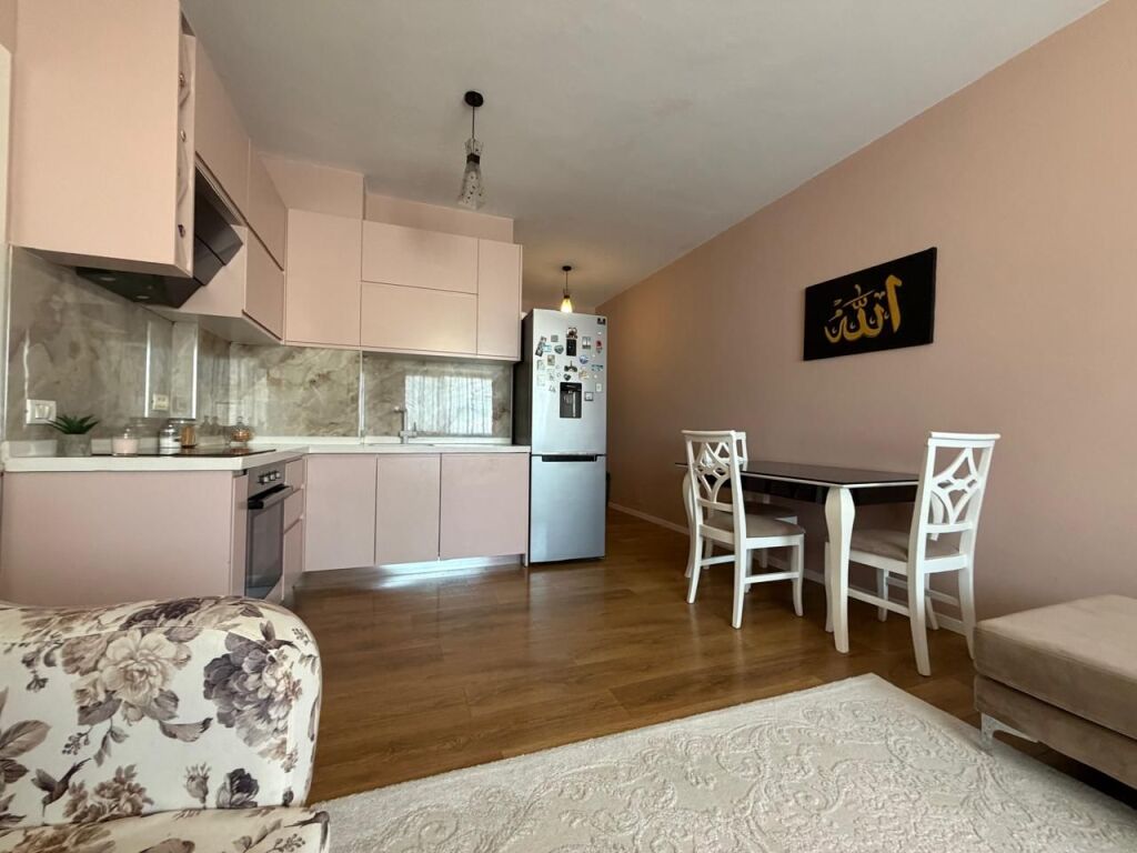 Shitet apartament - Astir