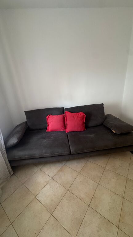 Qera Apartament 3+1, Rruga Fortuzi,Tiranë
