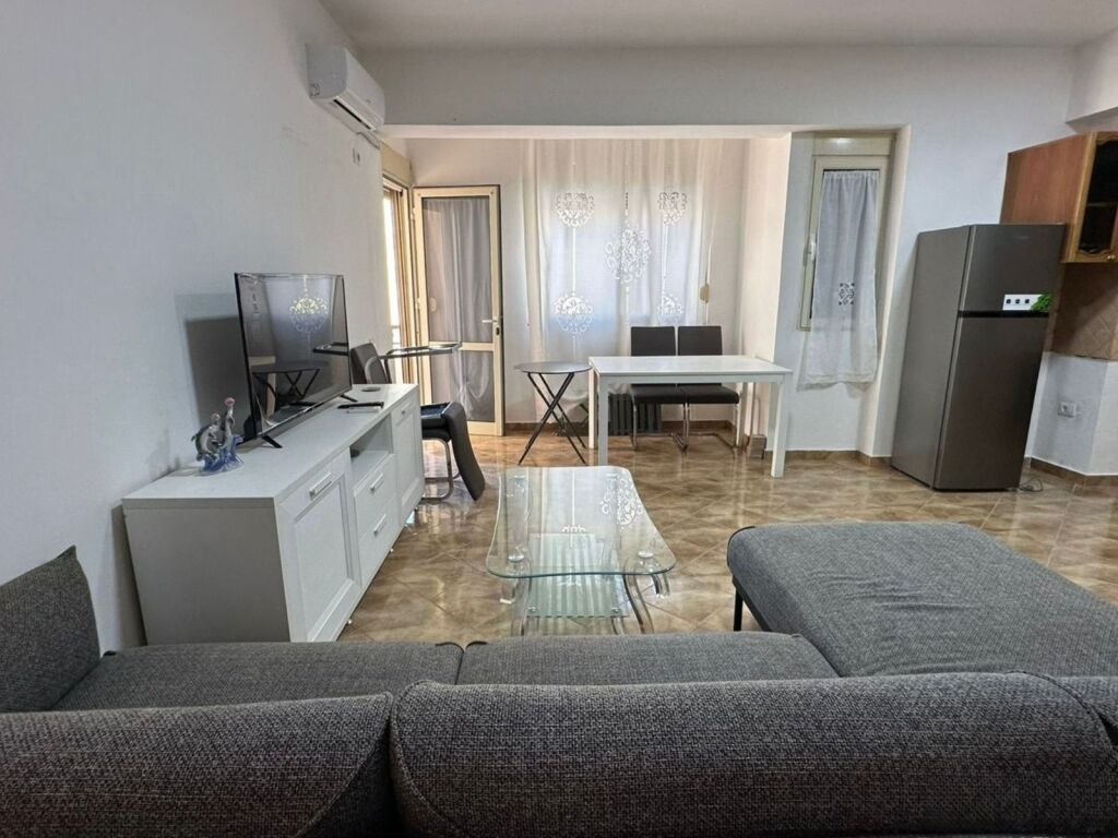 Në shitje 2 apartament