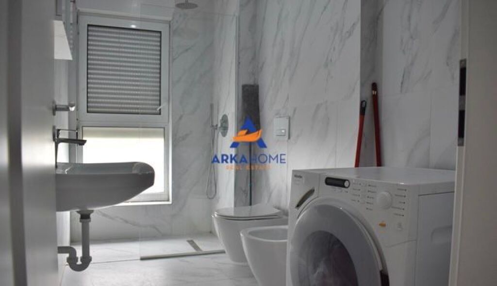 AFFITTASI APPARTAMENTO 1+1 1+1 "IN VIA ALI DEMI, COMPLESSO KAIMI" 45.000 LEKE