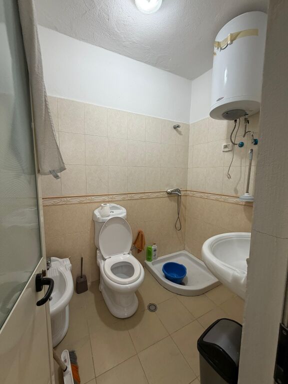 Shitet Apartment shkembi Kavajës