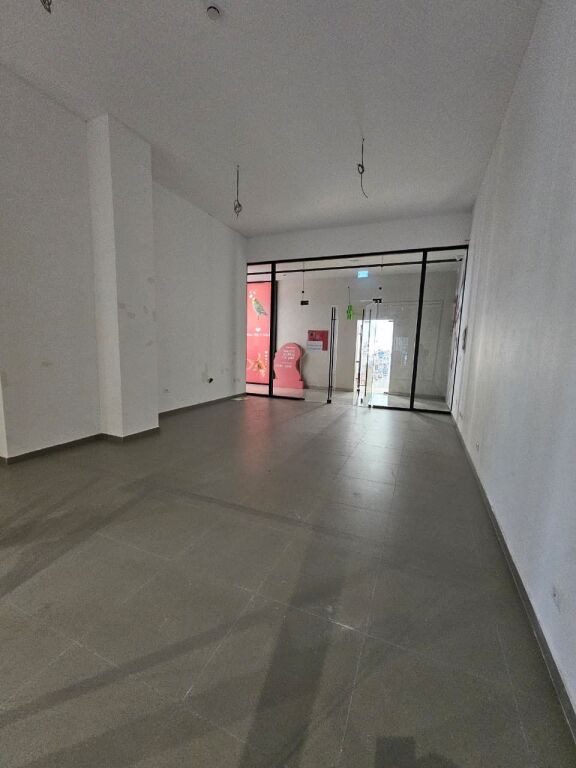 Locale commerciale in affitto, Garden Building