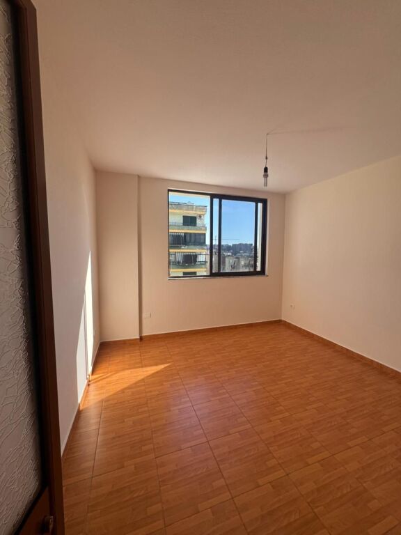 shitet apartament Zogu Zi