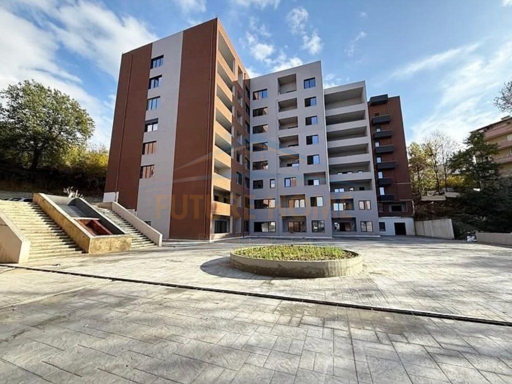 Shiten, 3 Apartamente 1+1+2 Poste Parkimi, Rruga e Elbasanit, Tiranë