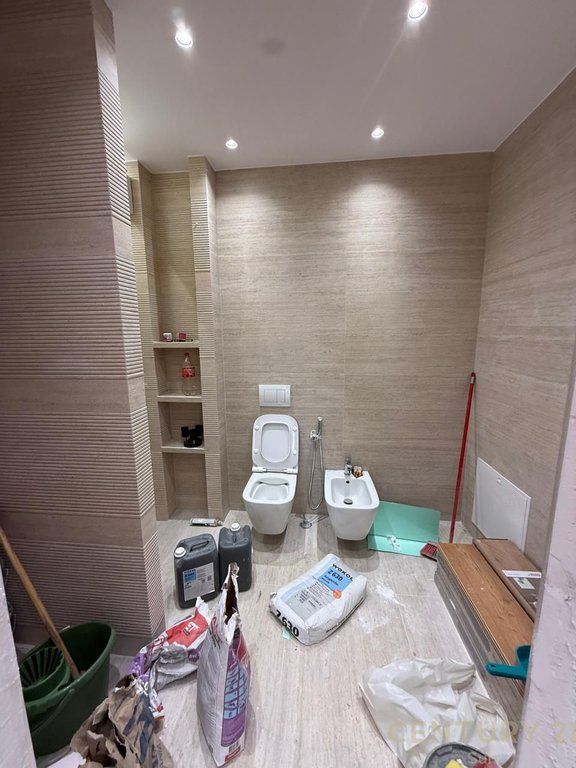 APARTAMENT 2+1+2 ME QIRA PER ZYRA, TEK ISH-EKSPOZITA, TIRANE! 1,300 € /Muaj