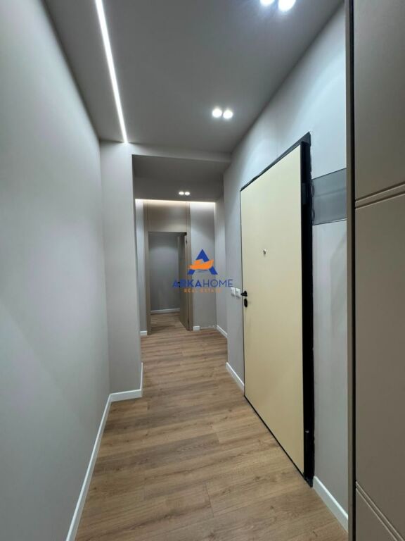 SHITET APARTAMENT LUKSOZ 2+1+2 BALLKON "GARDEN BUILDING, RRUGA KAVAJËS " 504.900 EURO