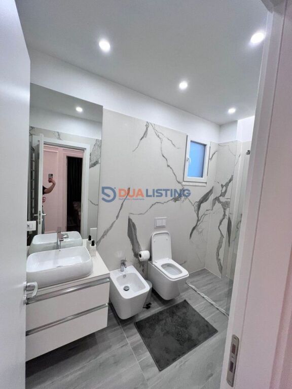 Jepet me Qira Apartament Modern 3+1 | Trio Towers, Don Bosko, Tiranë