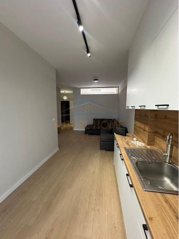 In vendita, Appartamento 2+1, Fresk, Tirane