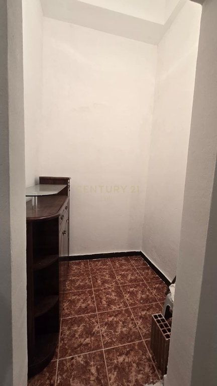 SHITET APARTAMENT 1+1 NE QENDER TE DURRESIT!!!!