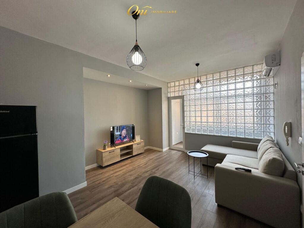 JEPET APARTAMENT ME QERA 1+1 PAZARI I RI