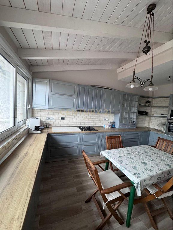 VENDESI APPARTAMENTO 2+1+2+VERANDA+GARAGE, DURRËS!!