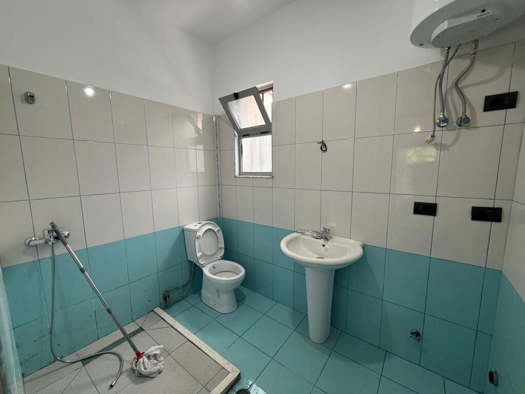 Apartment 1+1 for rent offered at Komuna e Parisit