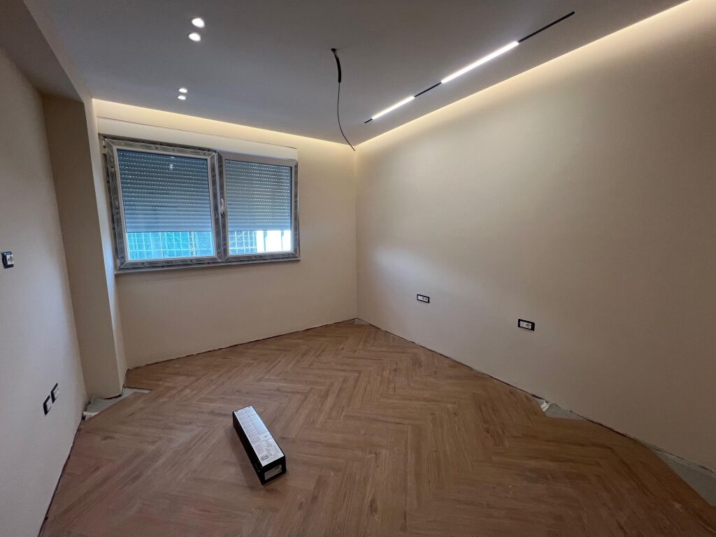 Shitet apartament tek Ish Ekspozita