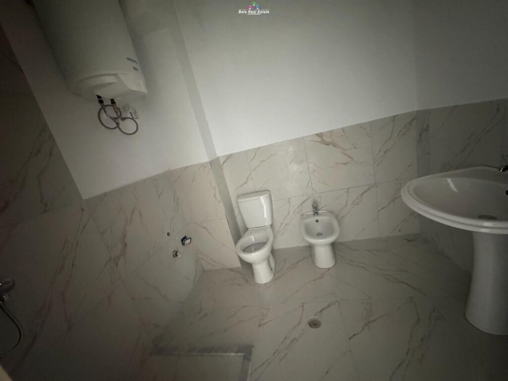 Apartament Ne Shitje 2+1 tek Kthesa e Kamzes (ID B120871) Tirane