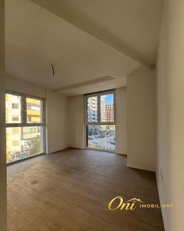 JEPET ZYRE ME QERA 100M2 ASTIR