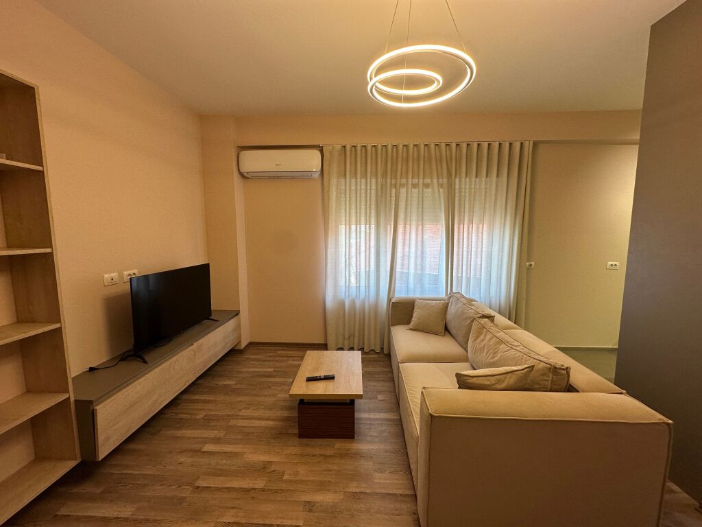 Apartament 1+1 me qera ne Fresk, rruga Dalip Topi