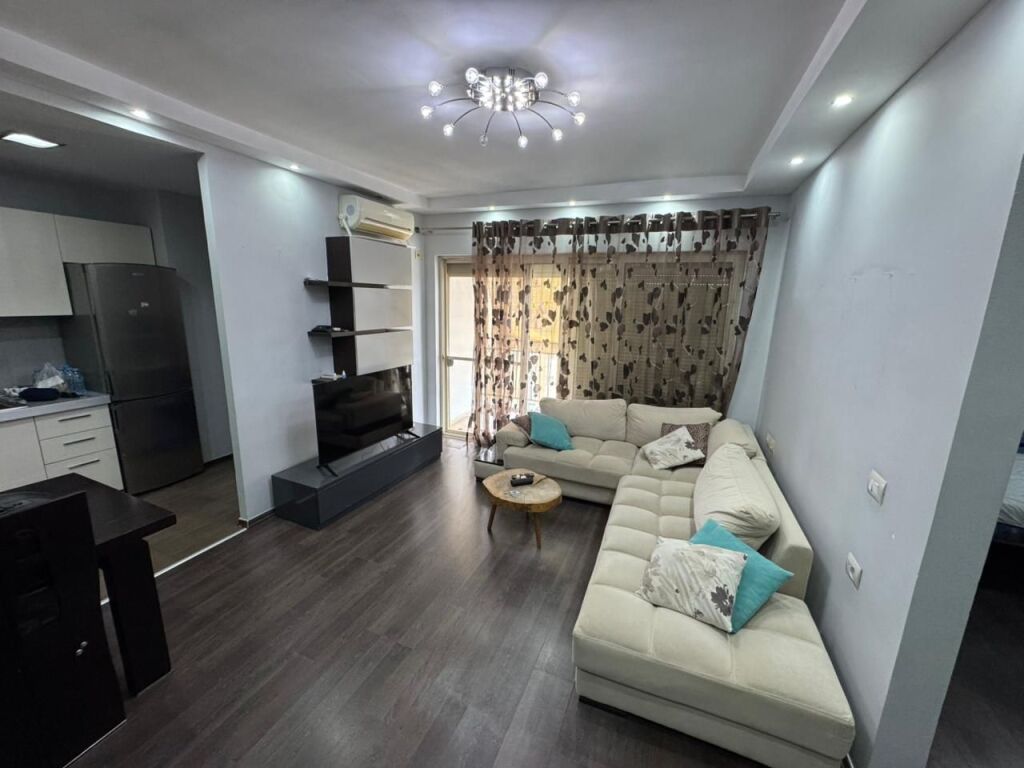📣 Jepet me Qira Apartament 2+1   📍 Vendndodhja: Ish Fusha e Aviacionit